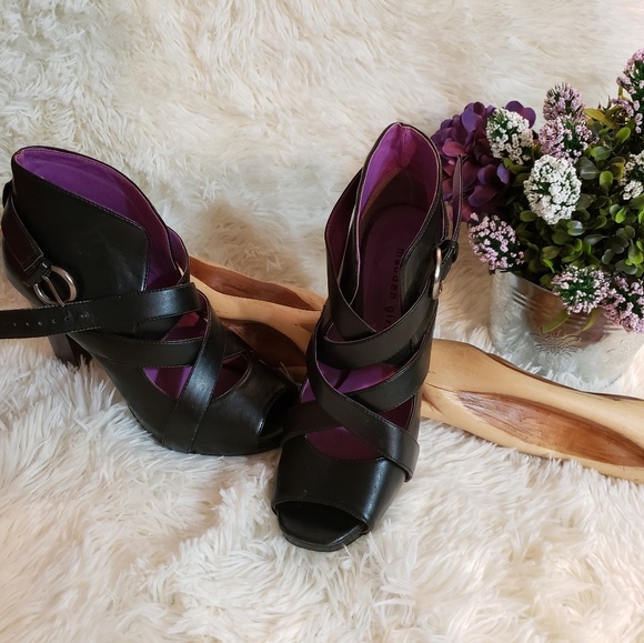 EUC Steve Madden stappy sandals, black, size 8 - Picture 6 of 8